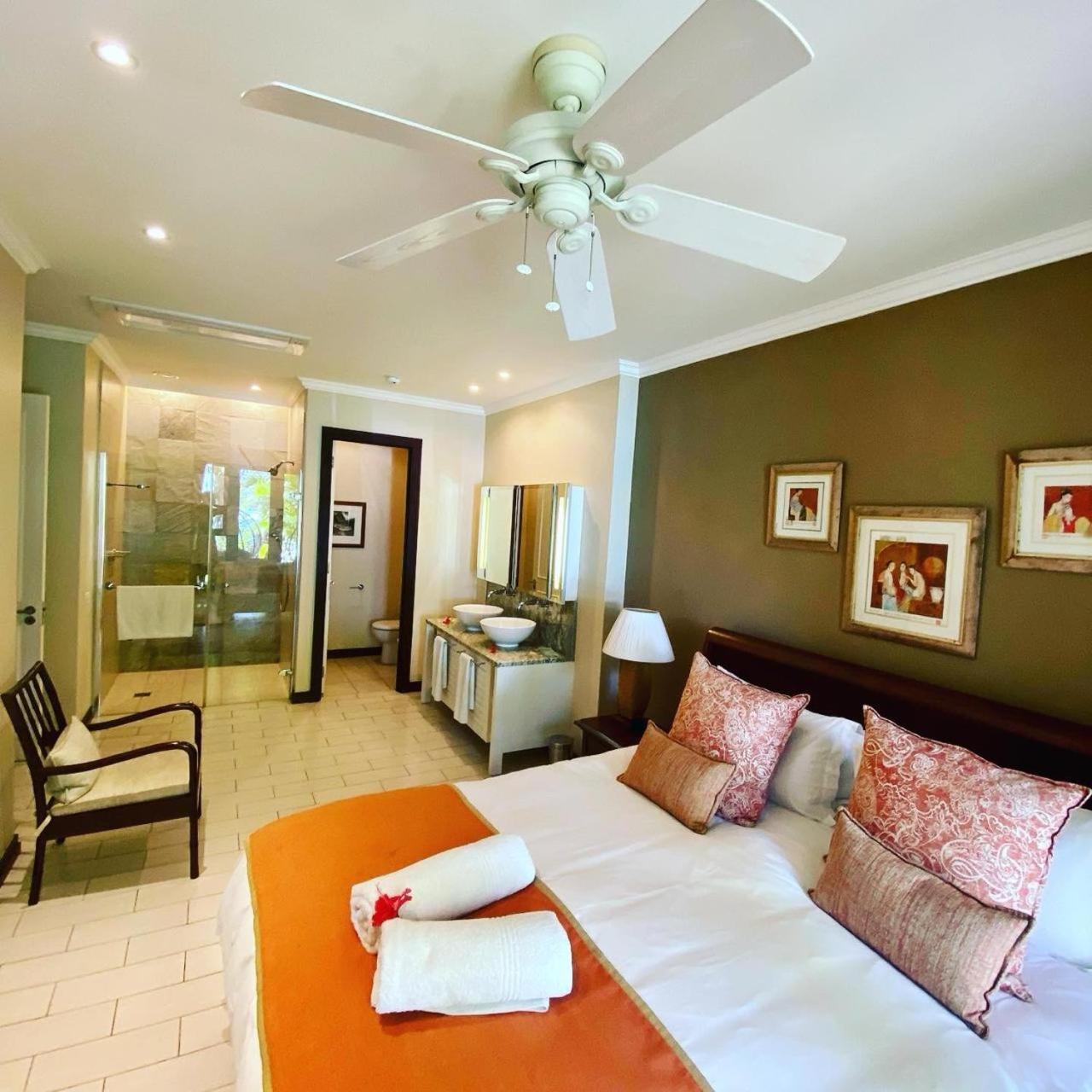 Eden Island Luxury Accommodation ภายนอก รูปภาพ