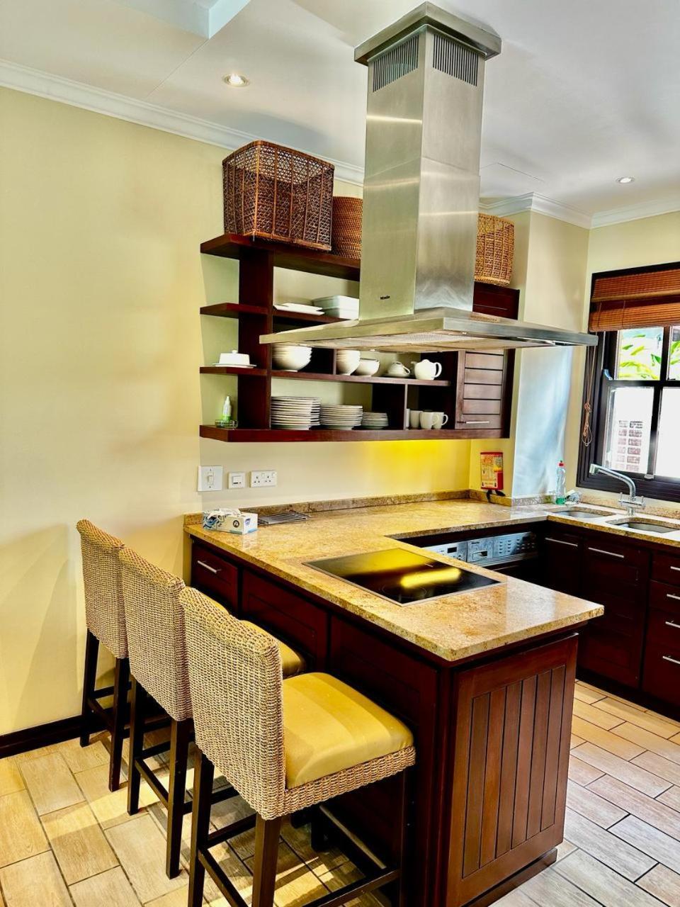 Eden Island Luxury Accommodation ภายนอก รูปภาพ