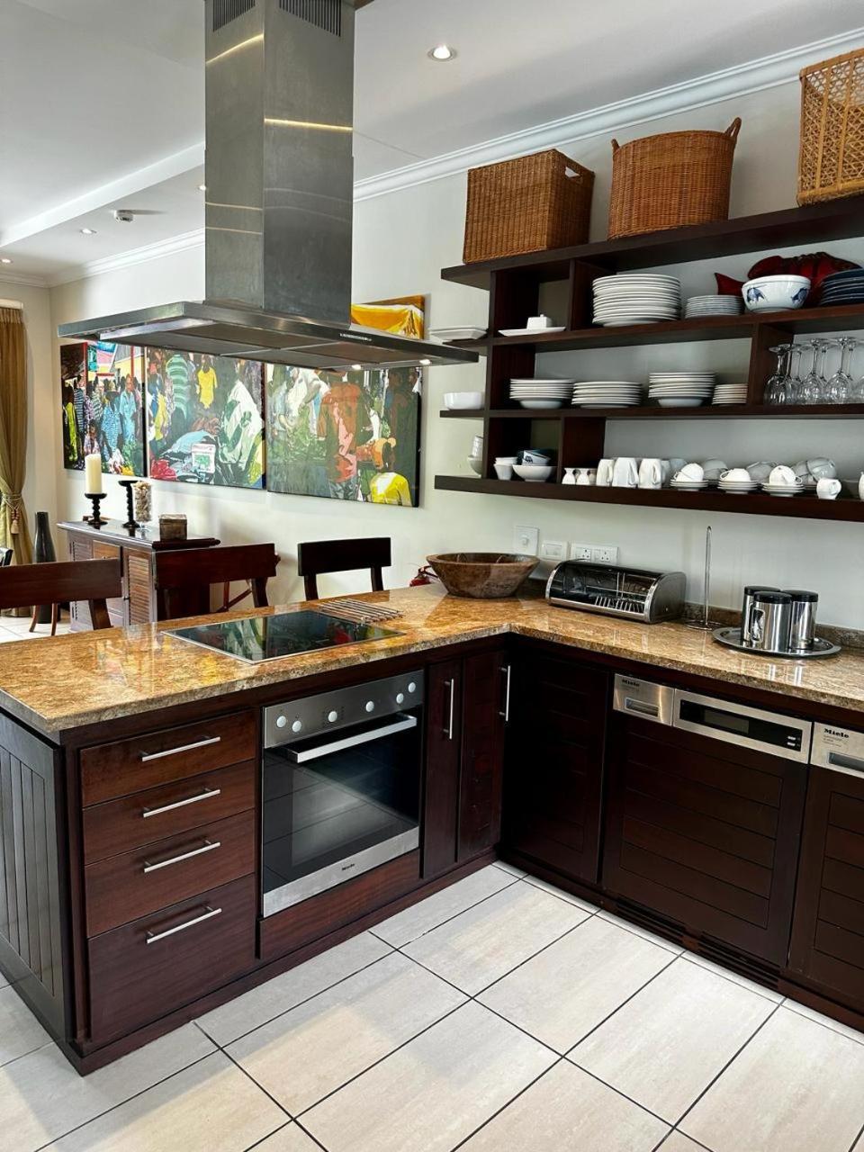 Eden Island Luxury Accommodation ภายนอก รูปภาพ