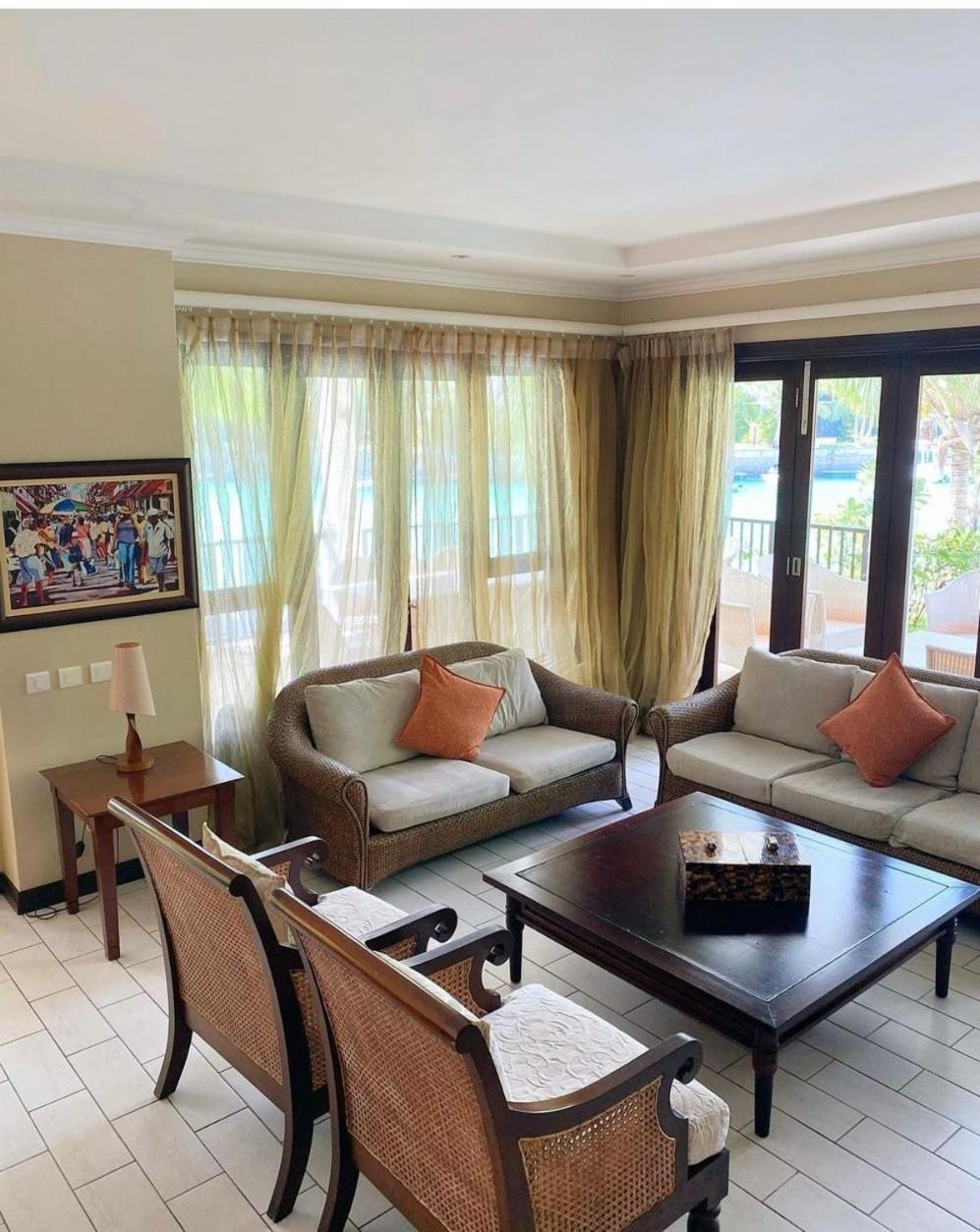 Eden Island Luxury Accommodation ภายนอก รูปภาพ