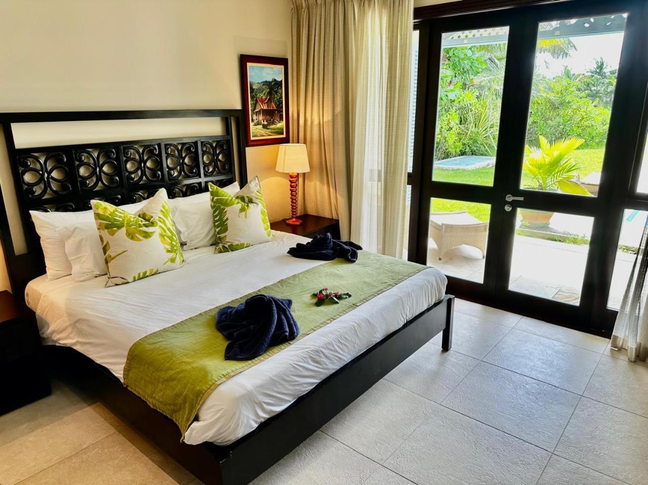 Eden Island Luxury Accommodation ภายนอก รูปภาพ